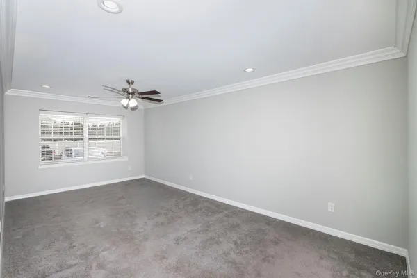 $2,925 | 425 Newbridge Road, Unit 37, East Meadow, NY 11554