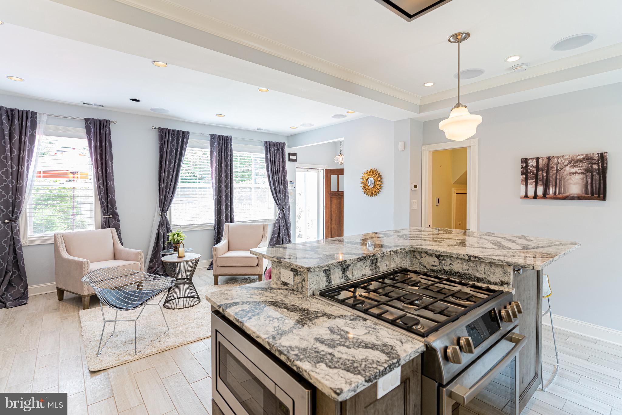 906 12th Street Southeast Washington, DC 20003 - Photo 12 of 33