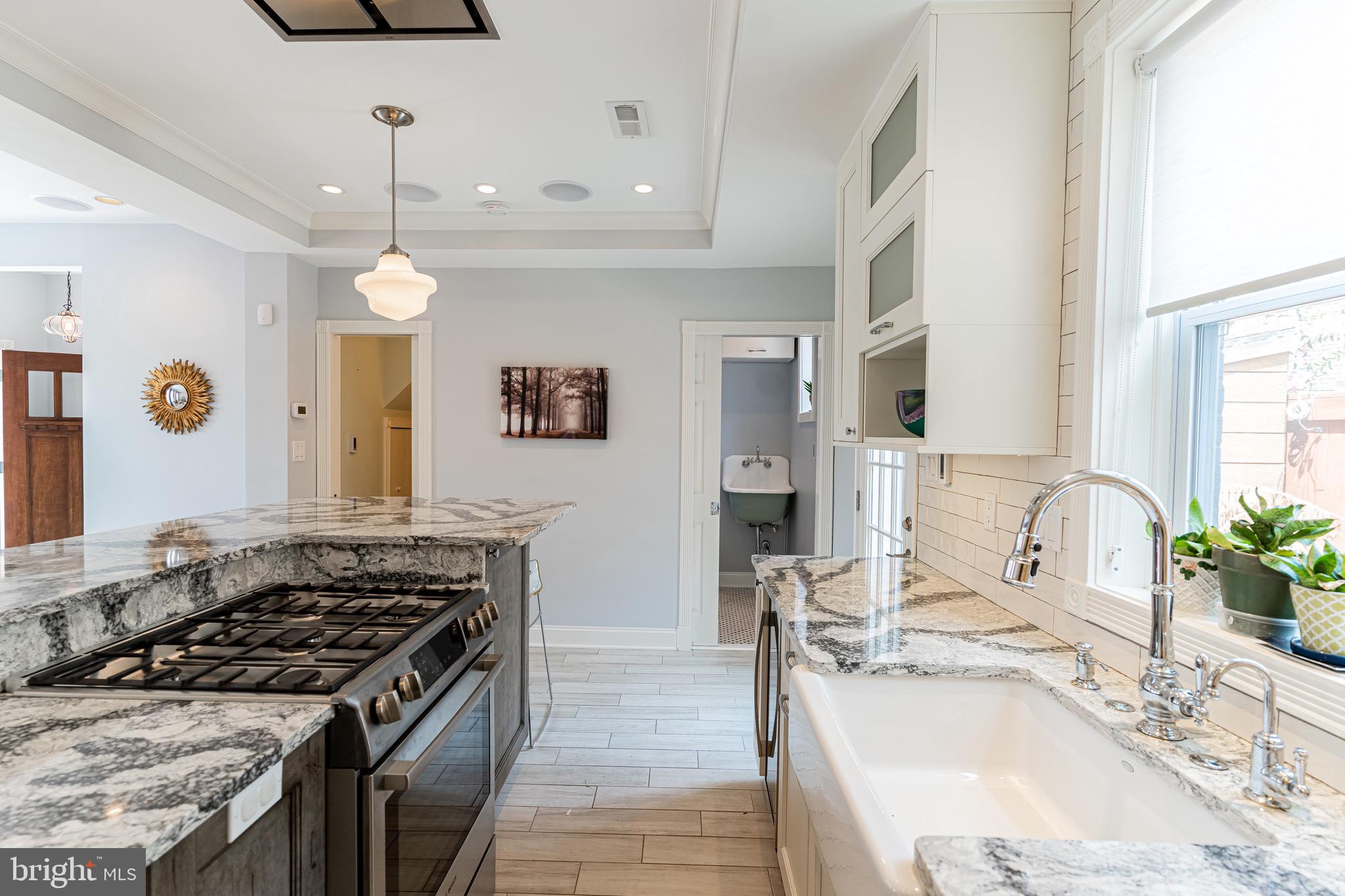 906 12th Street Southeast Washington, DC 20003 - Photo 15 of 33