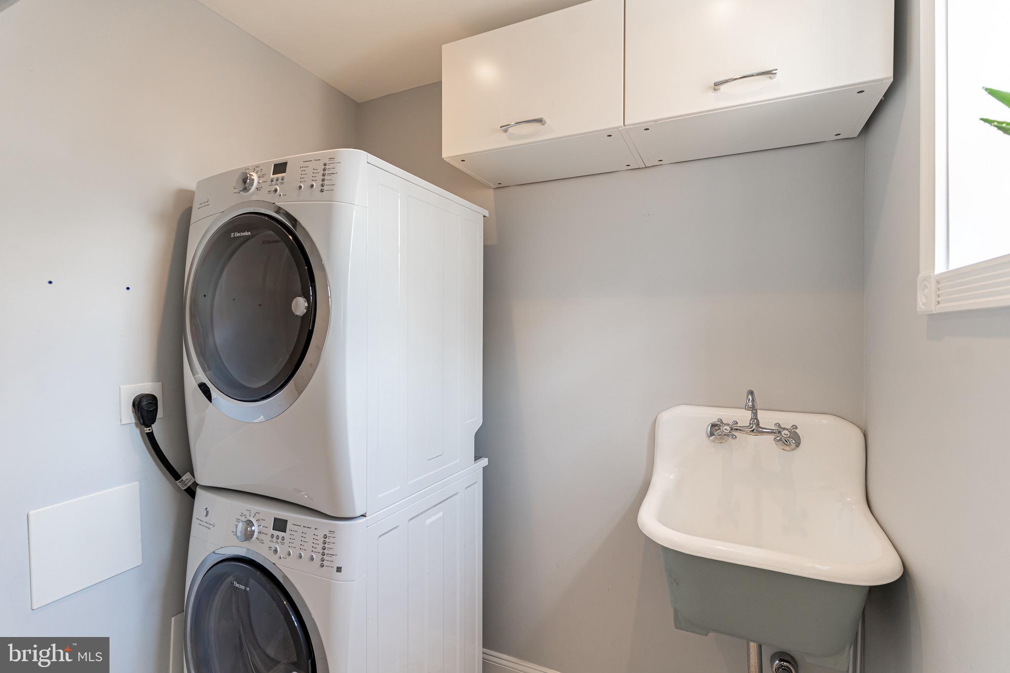 906 12th Street Southeast Washington, DC 20003 - Photo 18 of 33