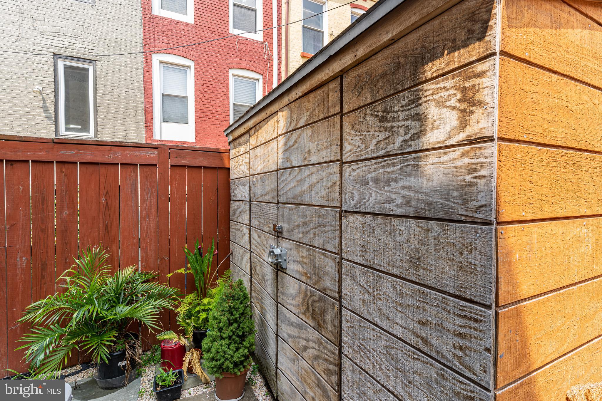 906 12th Street Southeast Washington, DC 20003 - Photo 30 of 33