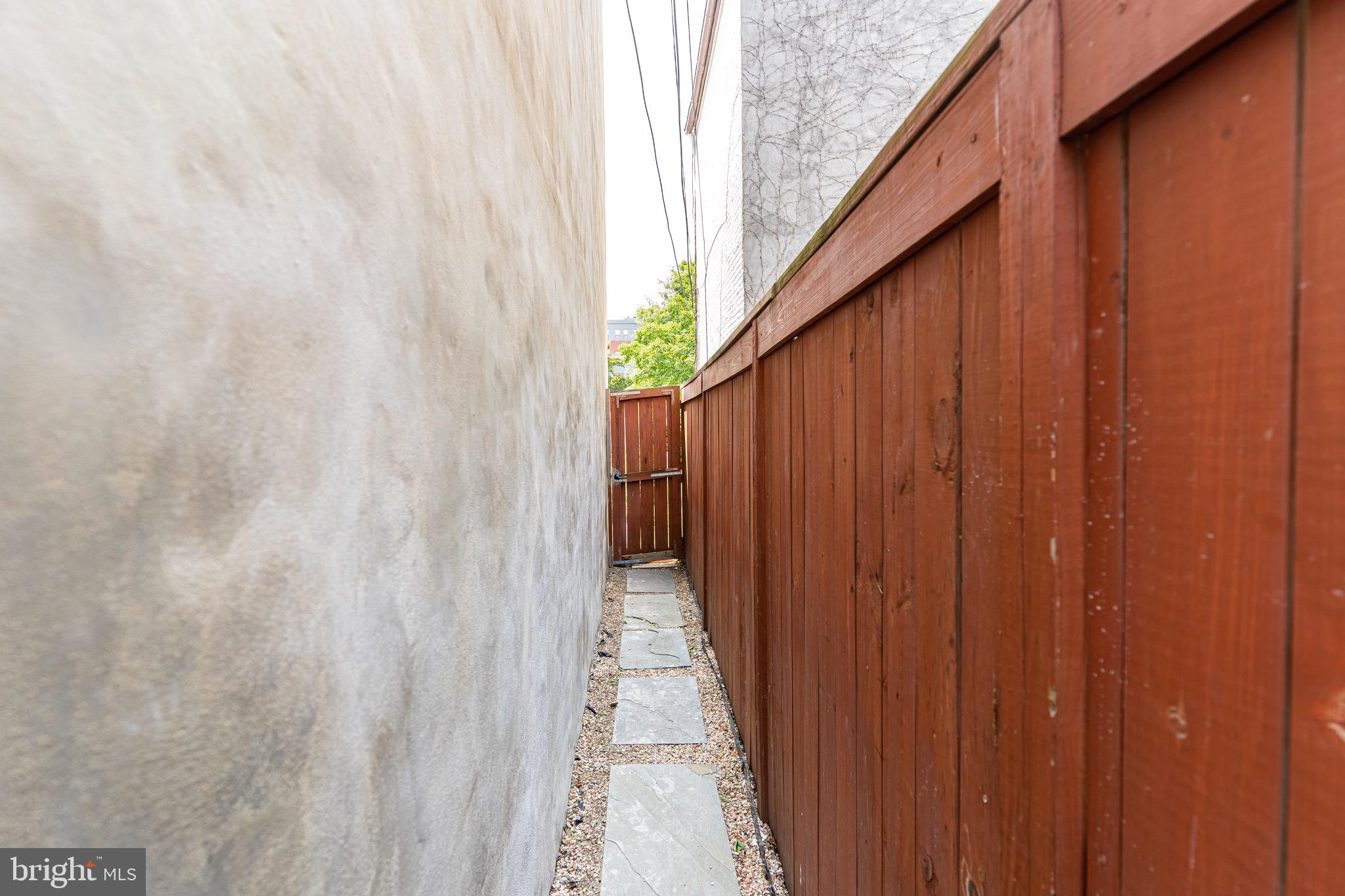 906 12th Street Southeast Washington, DC 20003 - Photo 31 of 33