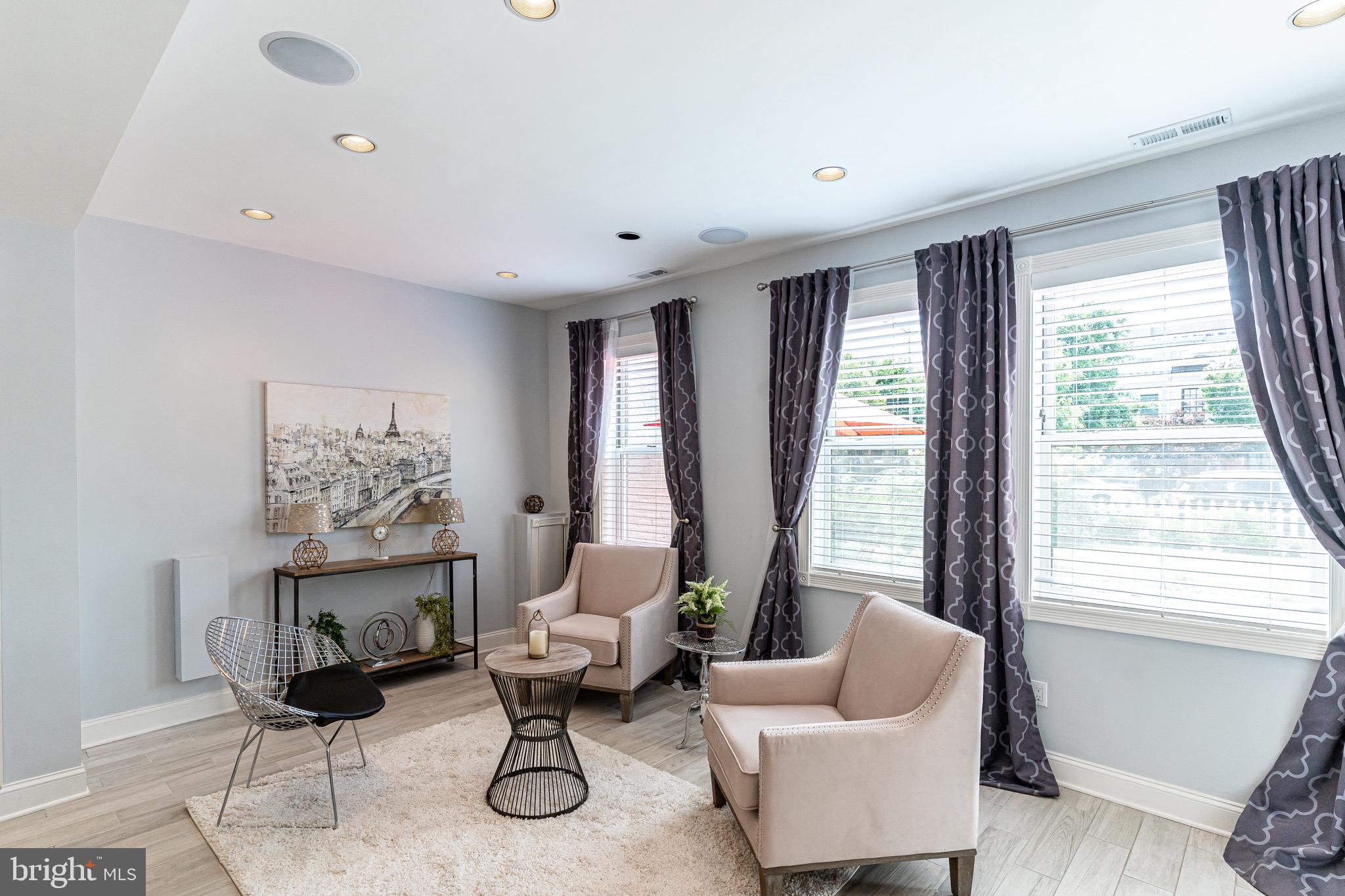 906 12th Street Southeast Washington, DC 20003 - Photo 10 of 33