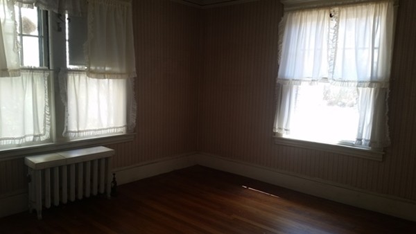 37 Burton Street Springfield, MA 01108 - Photo 11 of 29 Gallery Image 11