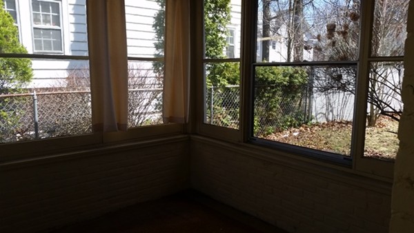 37 Burton Street Springfield, MA 01108 - Photo 16 of 29 Gallery Image 16