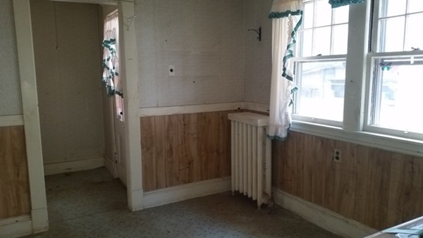 37 Burton Street Springfield, MA 01108 - Photo 5 of 29 Gallery Image 5