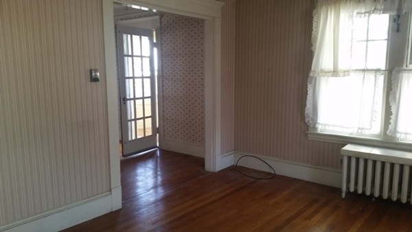 37 Burton Street Springfield, MA 01108 - Photo 10 of 29 Gallery Image 10