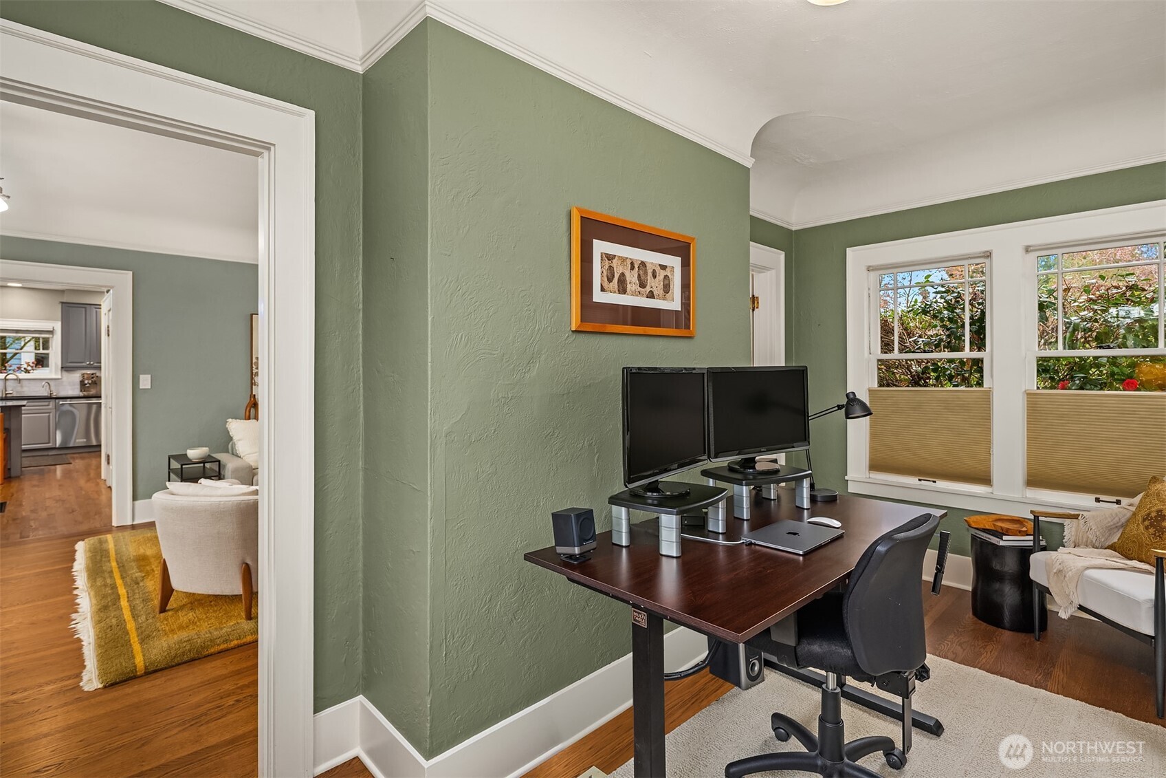 3609 Burke Avenue North Seattle, WA 98103 - Photo 20 of 40