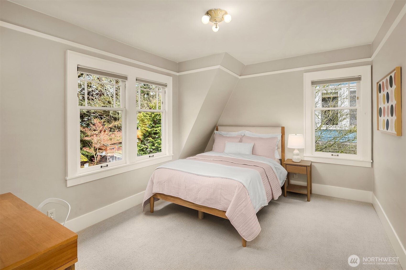 3609 Burke Avenue North Seattle, WA 98103 - Photo 26 of 40