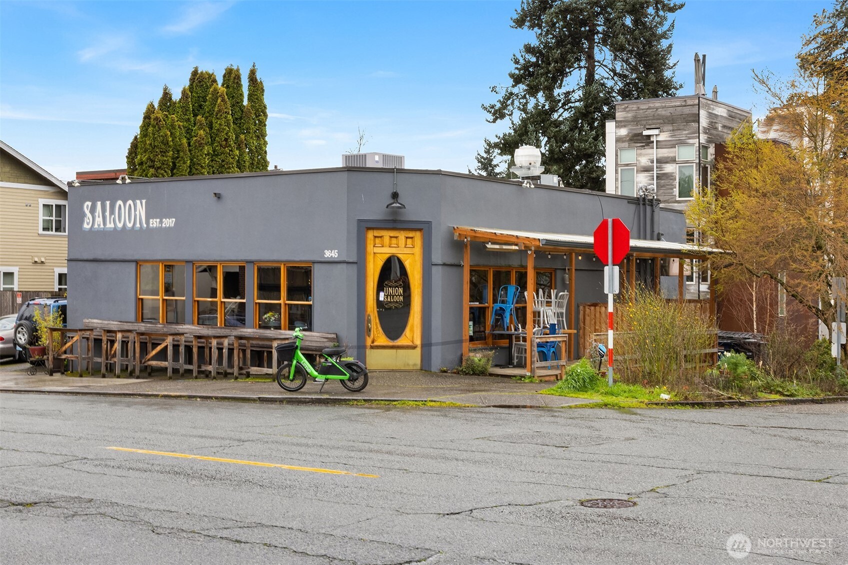 3609 Burke Avenue North Seattle, WA 98103 - Photo 38 of 40