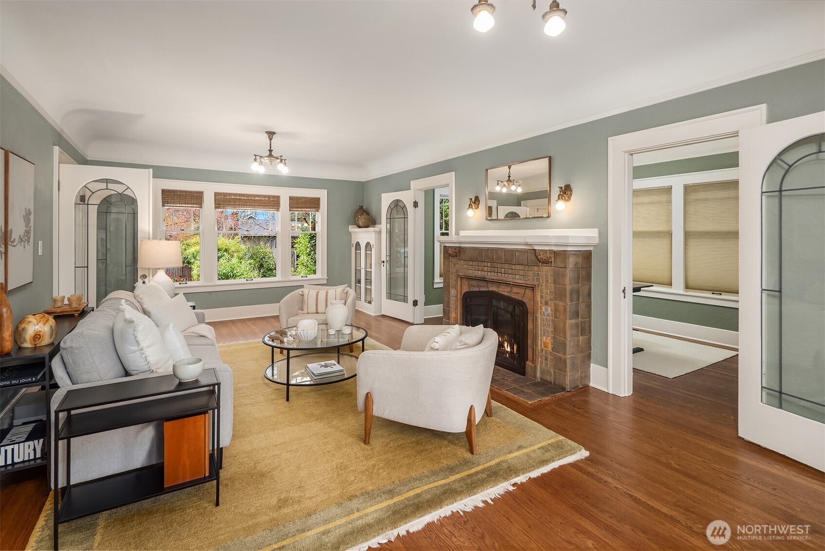 3609 Burke Avenue North Seattle, WA 98103 - Photo 6 of 40