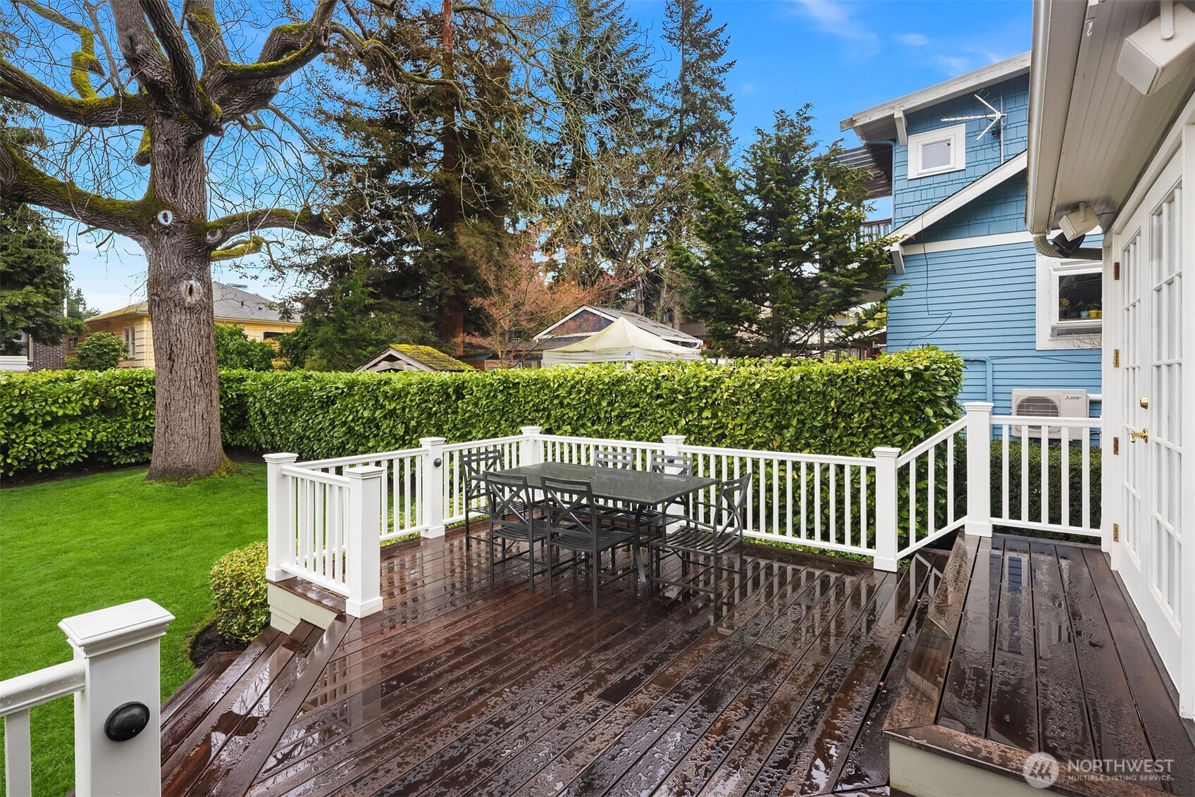 3609 Burke Avenue North Seattle, WA 98103 - Photo 8 of 40
