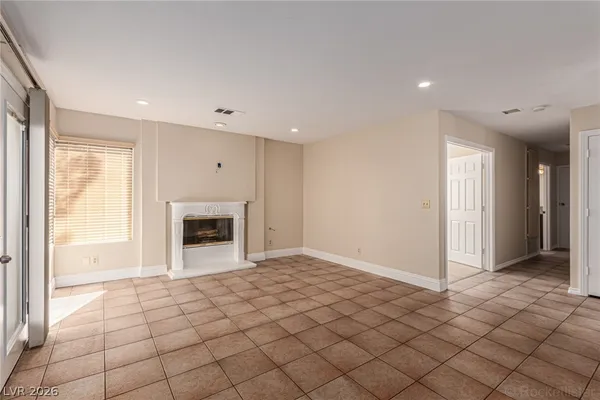 $2,600 | 3308 Royal Glen Court, Las Vegas, NV 89117