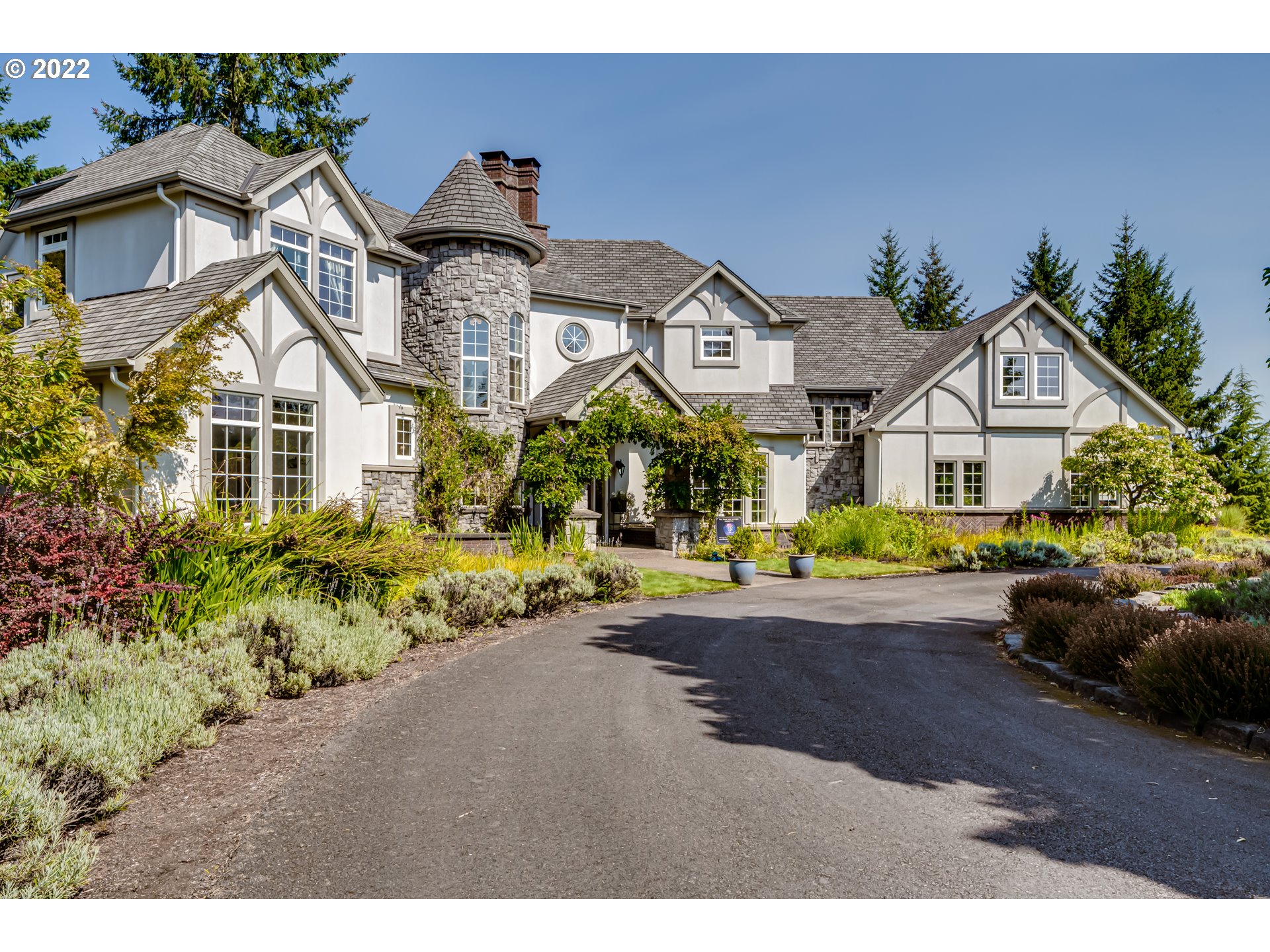 29585 Fox Hollow Road Eugene, OR 97405 - Photo 1 of 32 Gallery Image 1