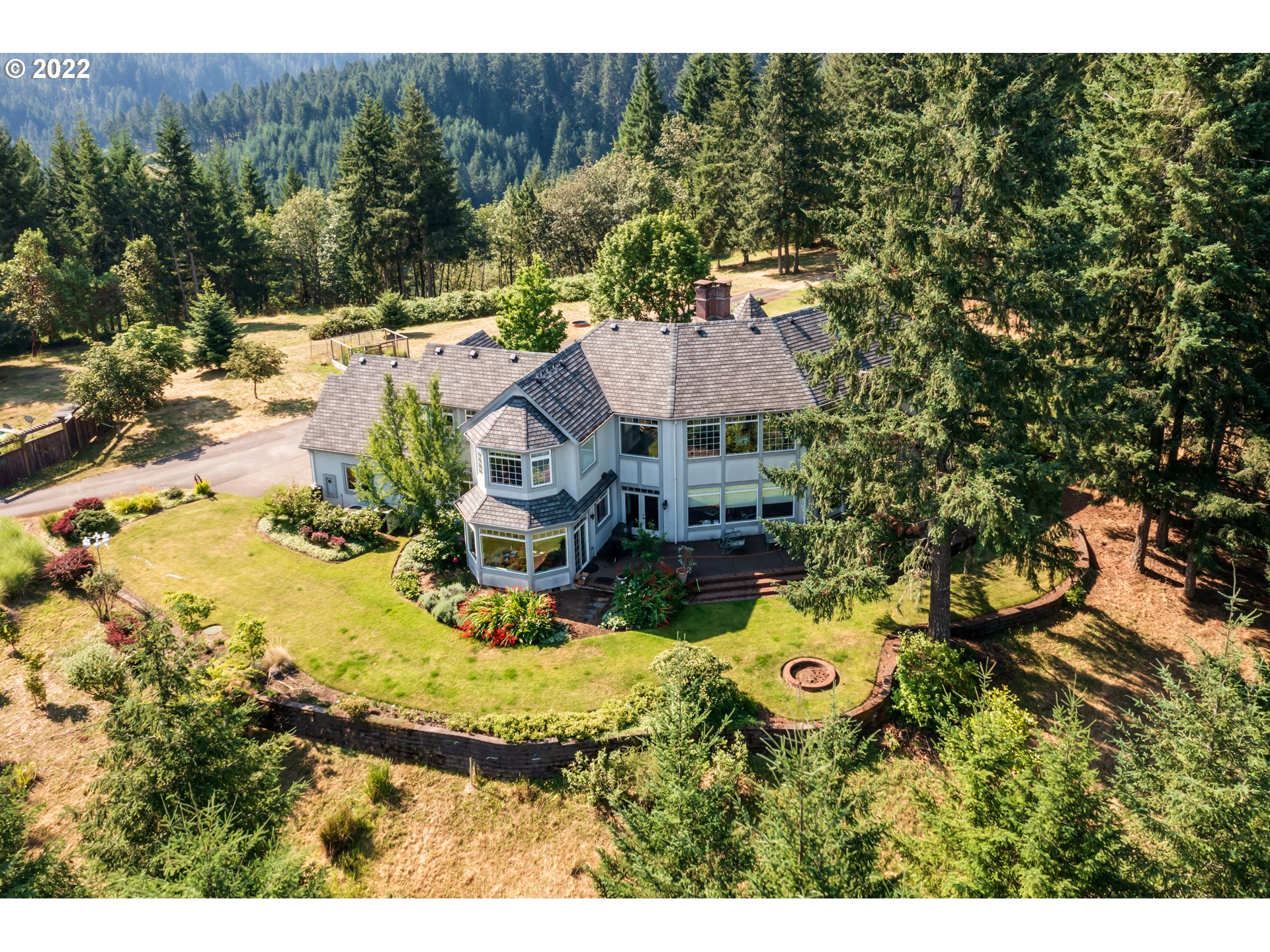 29585 Fox Hollow Road Eugene, OR 97405 - Photo 2 of 32 Gallery Image 2