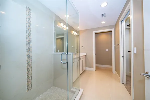 $2,500 | 260 South Osceola Avenue, Unit 710, Orlando, FL 32801