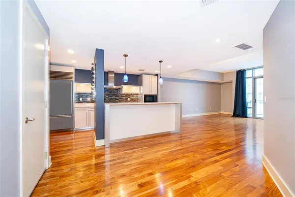 $2,500 | 260 South Osceola Avenue, Unit 710, Orlando, FL 32801