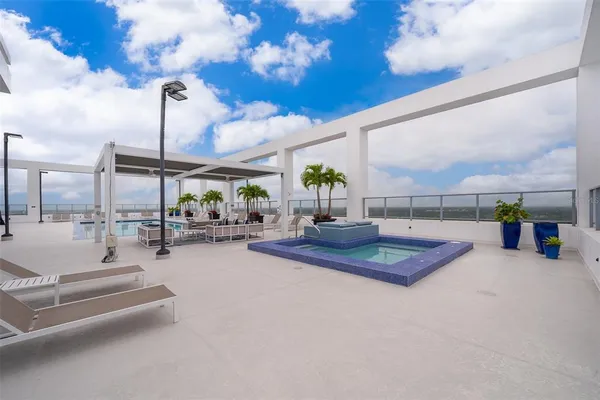 $2,500 | 260 South Osceola Avenue, Unit 710, Orlando, FL 32801