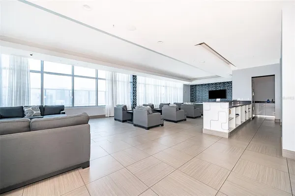 $2,500 | 260 South Osceola Avenue, Unit 710, Orlando, FL 32801