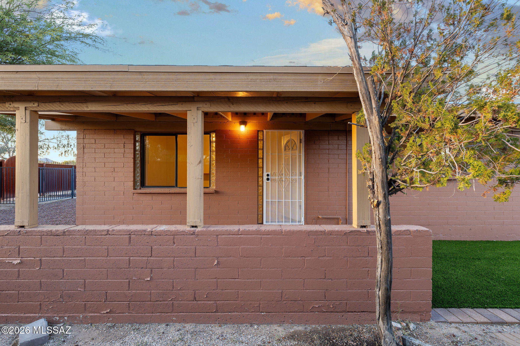702 North Silverbell Road Tucson, AZ 85745 - Photo 4 of 23