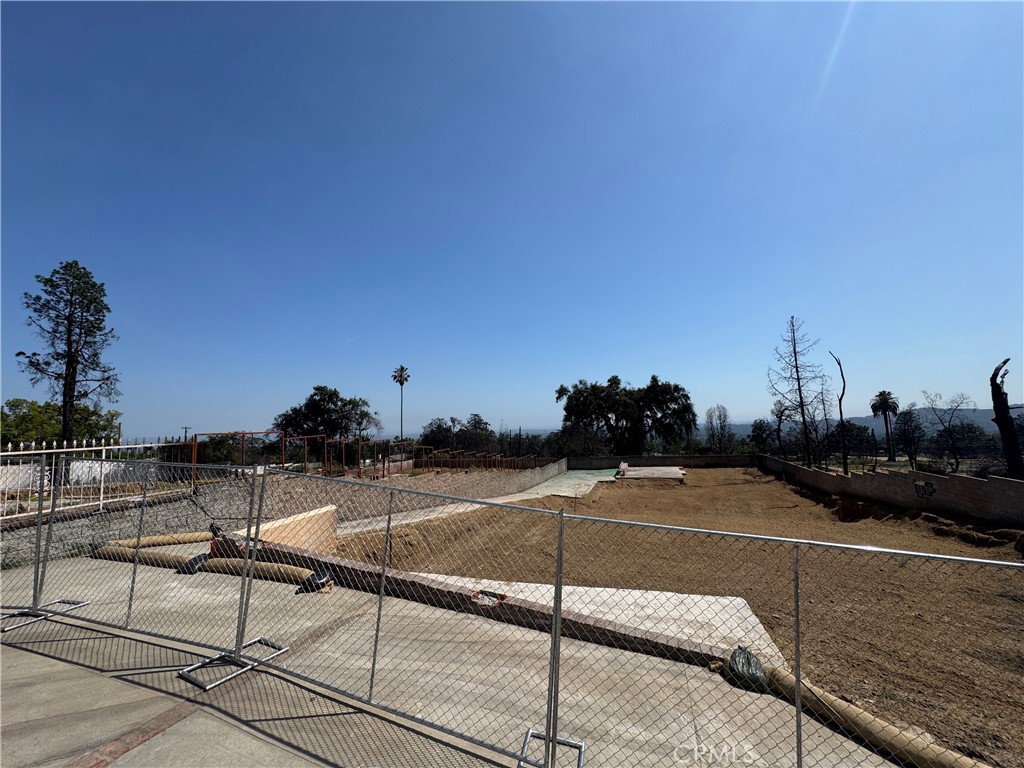628 Wapello Street Altadena, CA 91001 - Photo 3 of 13 a view of a tennis court