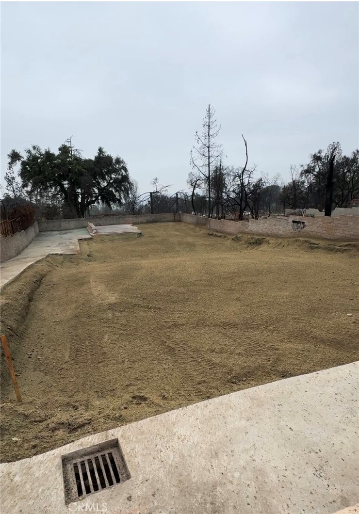 628 Wapello Street Altadena, CA 91001 - Photo 10 of 13 a view of an ocean with city
