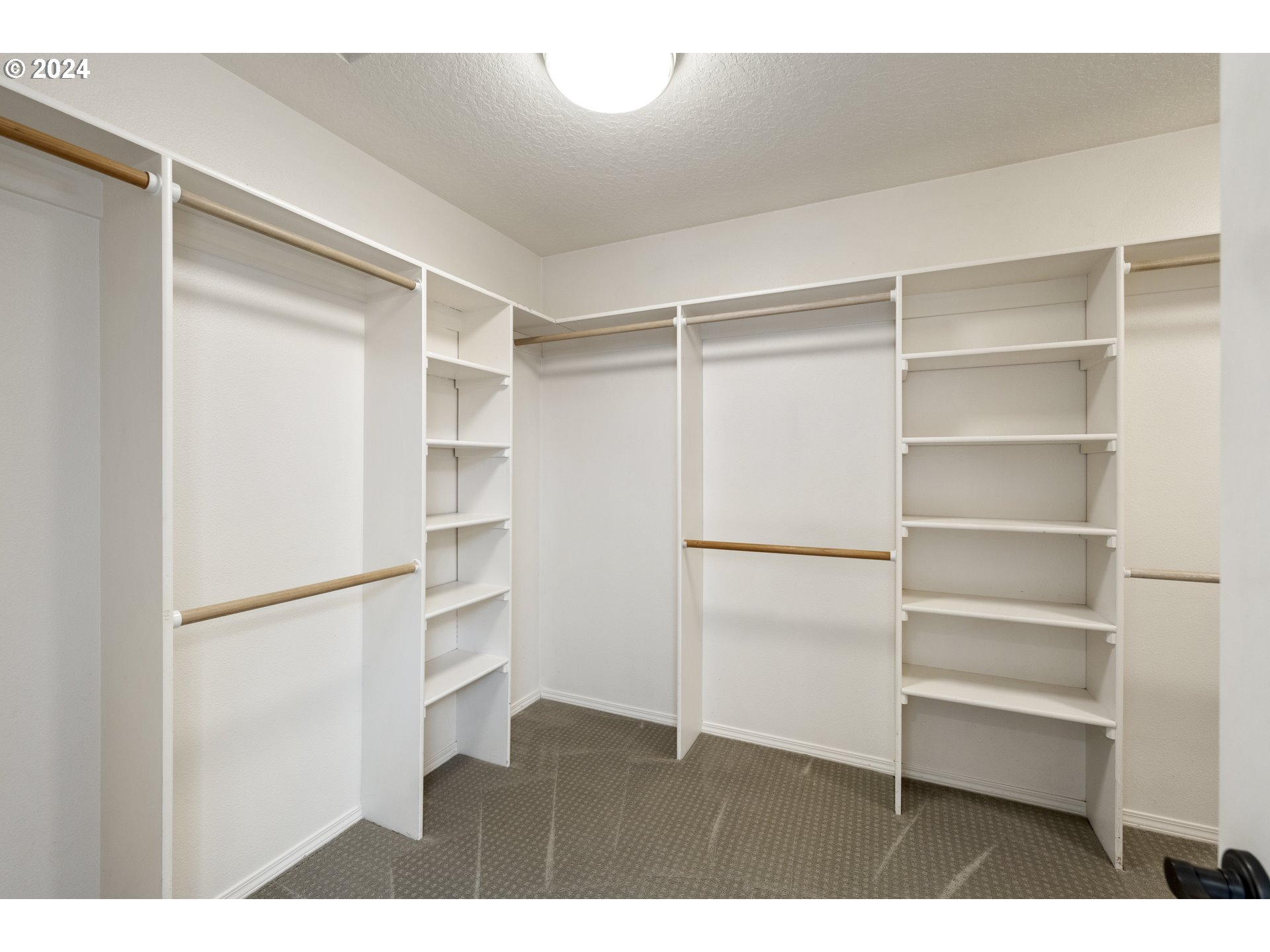 5802 Ridgetop Court Lake Oswego, OR 97035 - Photo 20 of 34 Gallery Image 20