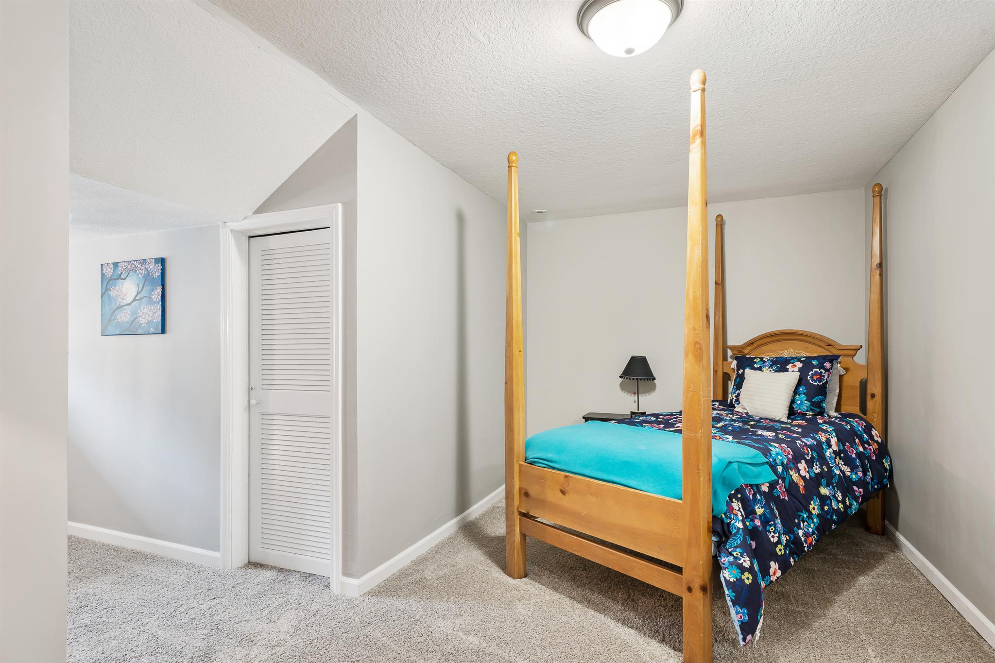 718 East Washington Center Road Fort Wayne, IN 46825 - Photo 22 of 36 Gallery Image 22