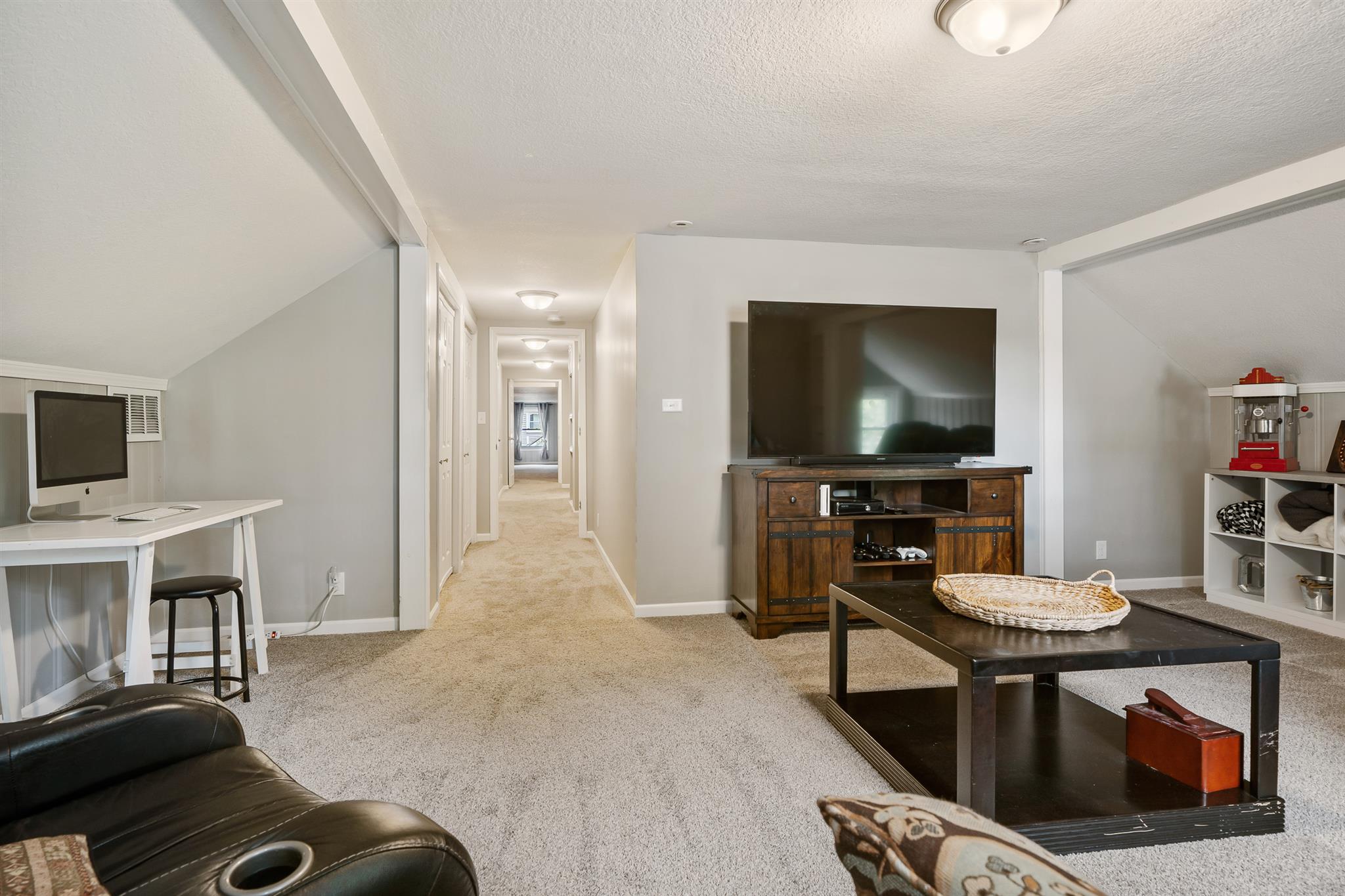 718 East Washington Center Road Fort Wayne, IN 46825 - Photo 27 of 36 Gallery Image 27