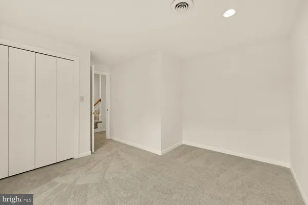 $3,600 | 2 Spindrift Way, Annapolis, MD 21403