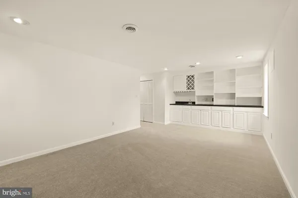 $3,600 | 2 Spindrift Way, Annapolis, MD 21403