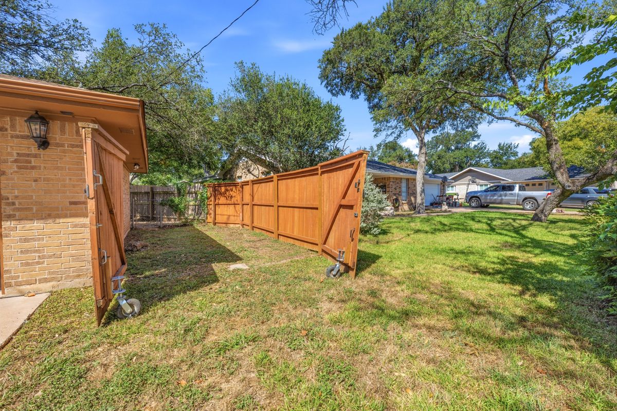 2002 Terry Lane Georgetown, TX 78628 - Photo 31 of 34