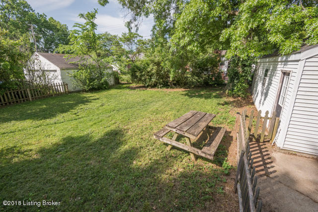222 Alcott Road Louisville, KY 40207 - Photo 34 of 35 spacious backyard