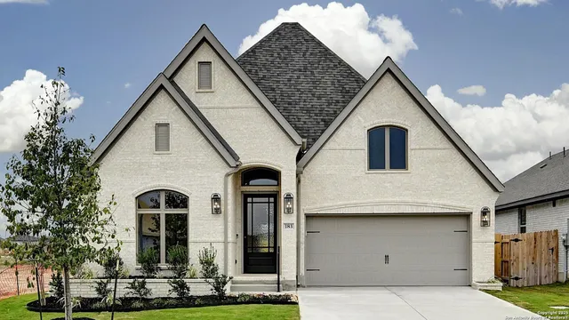 $499,900 | 183 Mountain Oak, Castroville, TX 78009