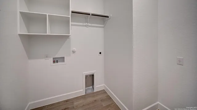 $499,900 | 183 Mountain Oak, Castroville, TX 78009