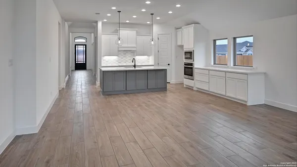 $474,900 | 183 Mountain Oak, Castroville, TX 78009