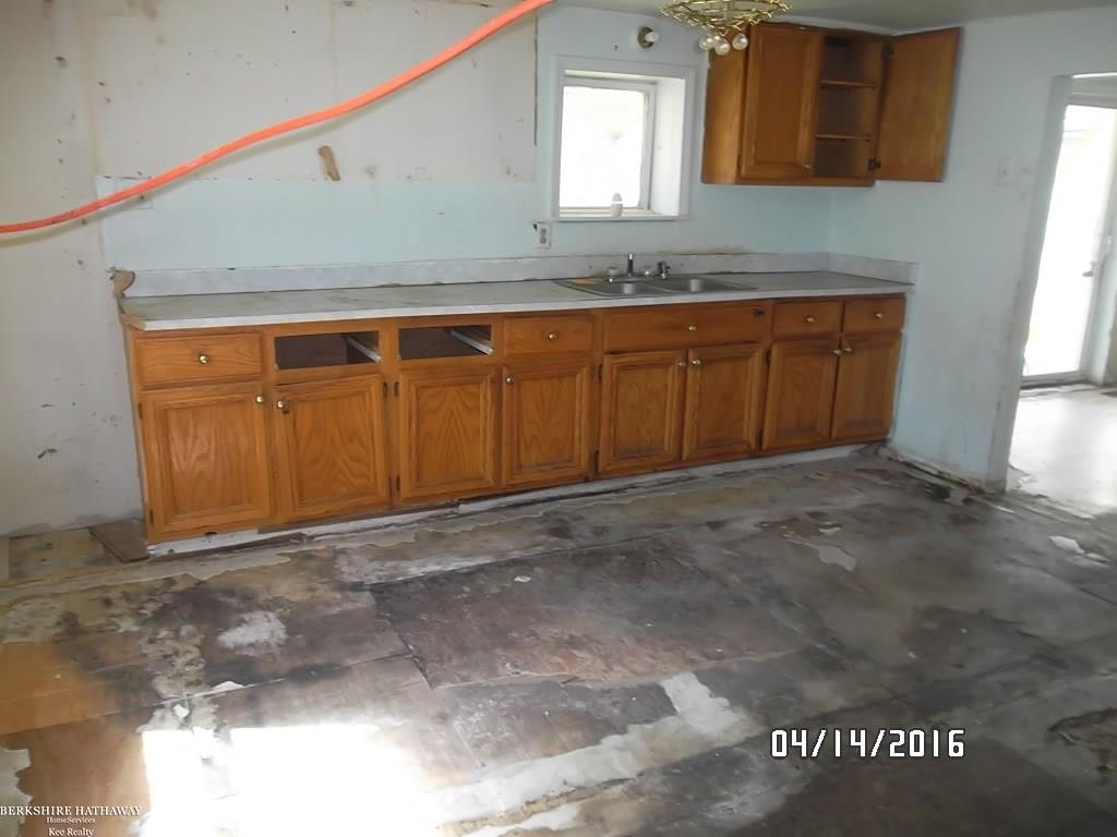 15575 Almont Road Allenton, MI 48002 - Photo 3 of 19