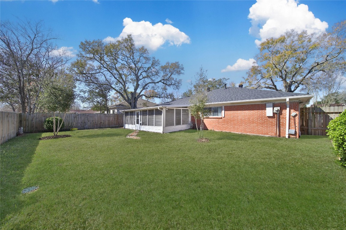 990 Redway Lane Houston, TX 77062 - Photo 3 of 21 a view of a house with backyard