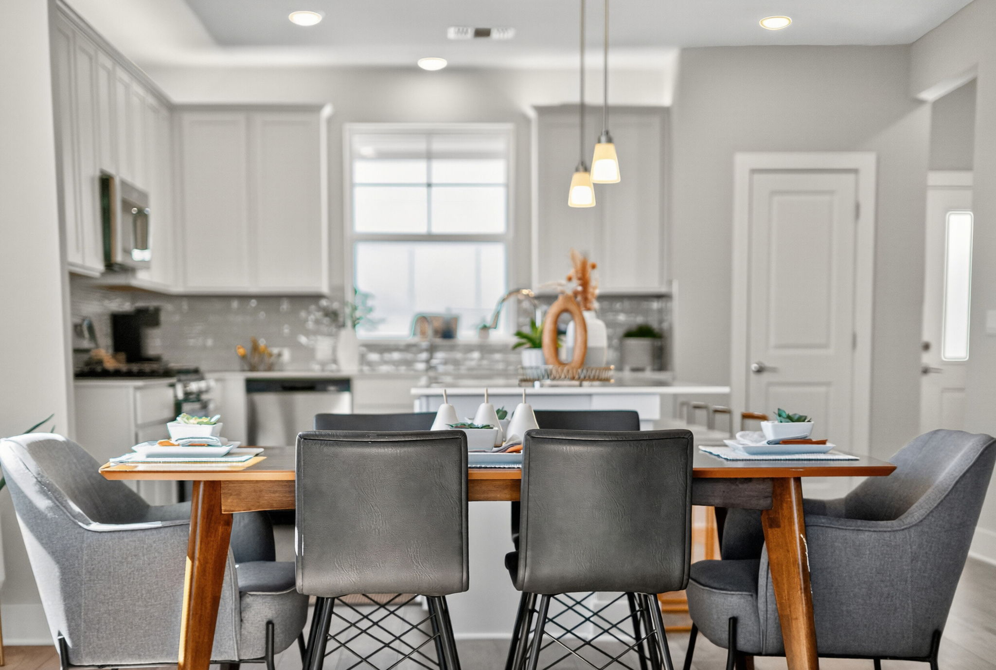 5902 Rotunda View Austin, TX 78747 - Photo 14 of 38 Dining room with light wood-style flooring and recessed lighting