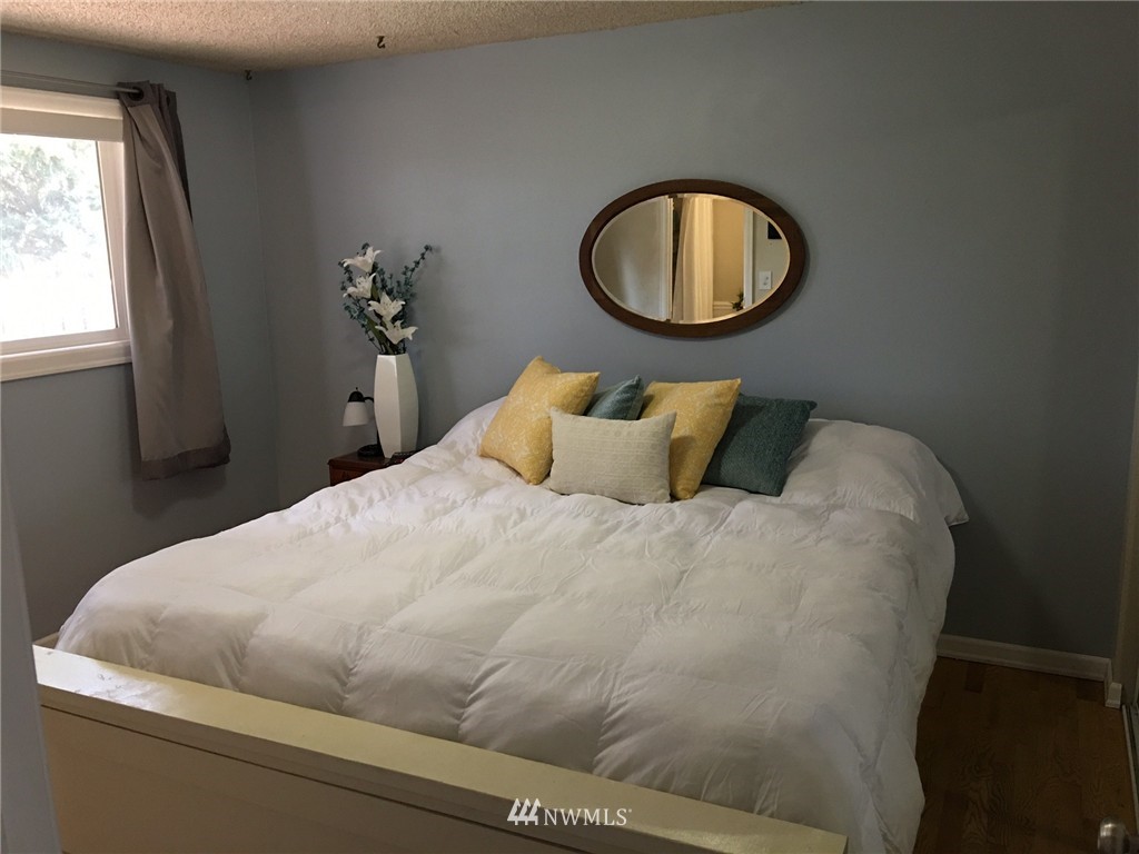 912 Field Avenue Northeast Renton, WA 98059 - Photo 8 of 20
