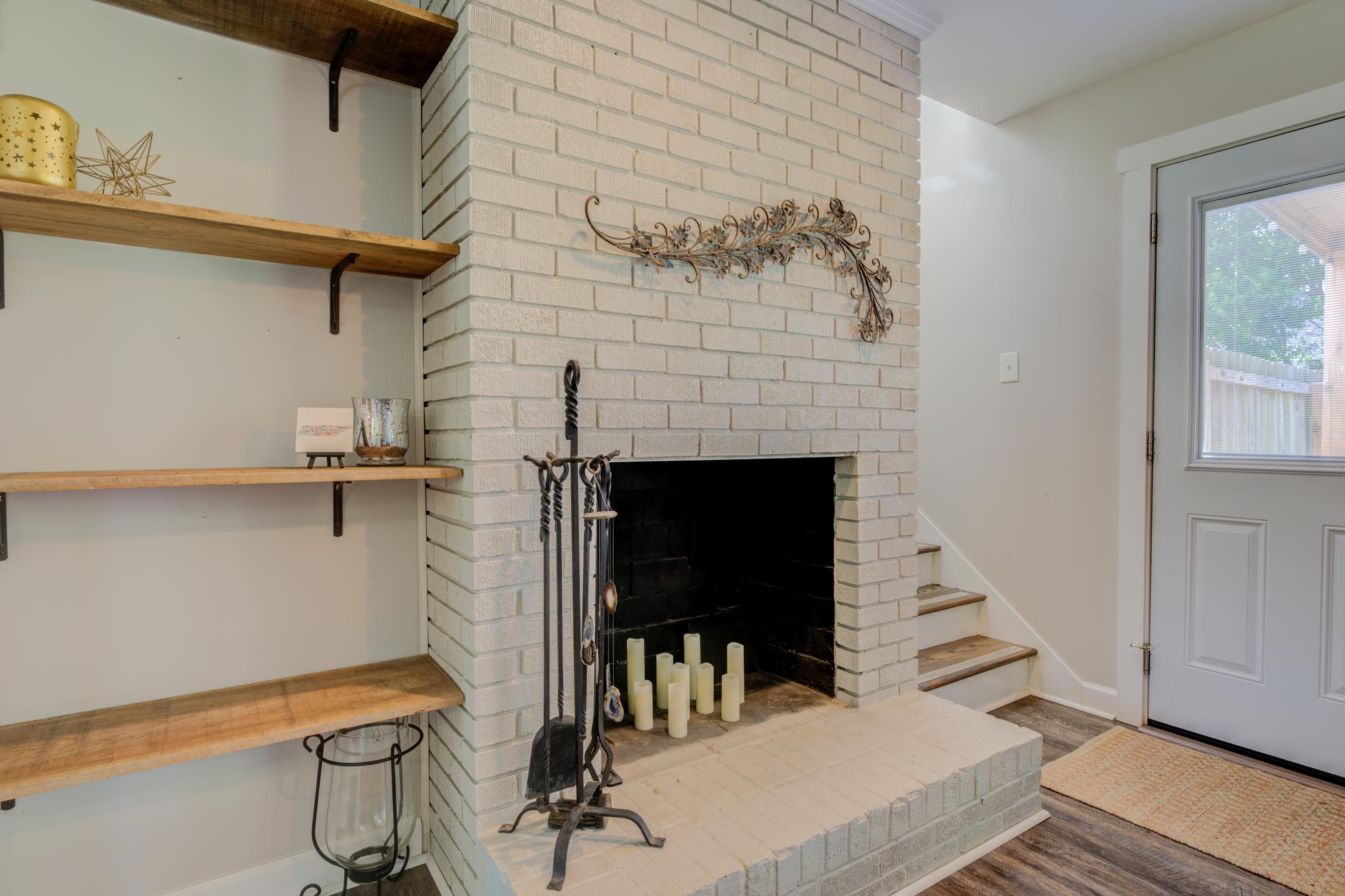 1501 Hayne Road Memphis, TN 38119 - Photo 13 of 33 a view of entryway and hall with wooden floor