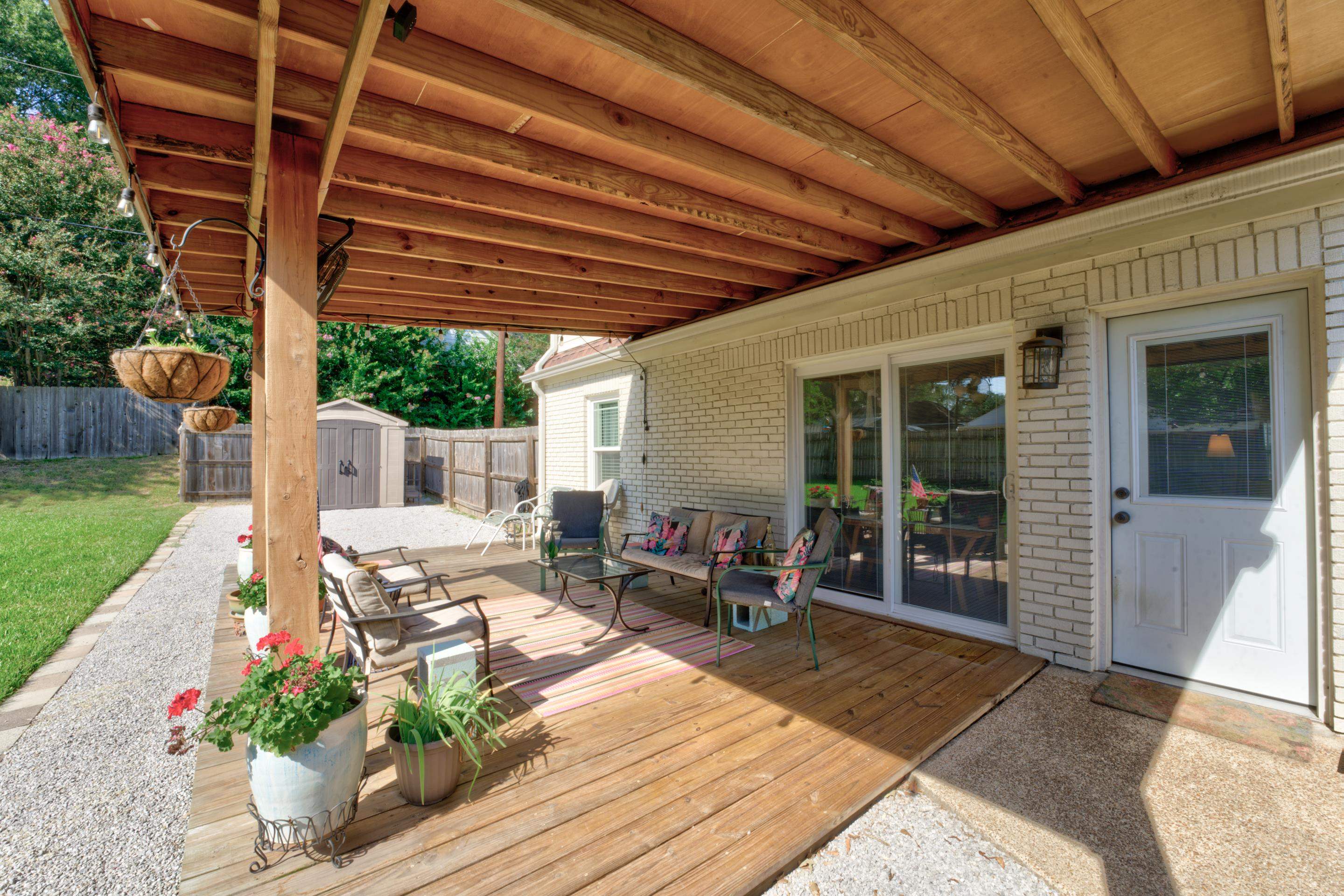 1501 Hayne Road Memphis, TN 38119 - Photo 25 of 33 a view of a backyard with sitting area