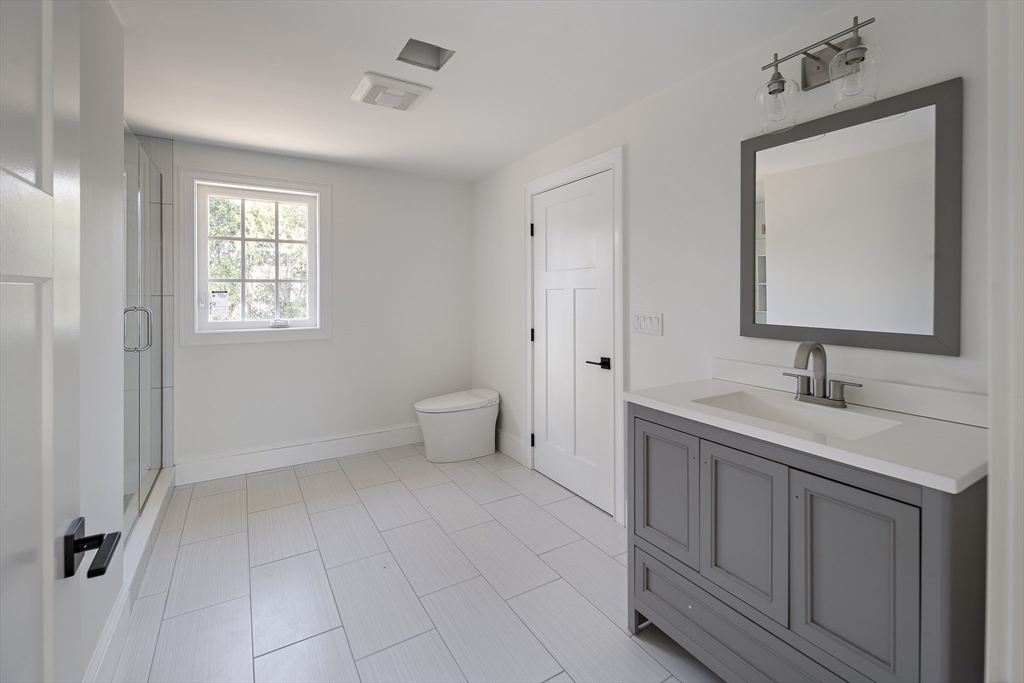 124 Lovejoy Road Andover, MA 01810 - Photo 16 of 32