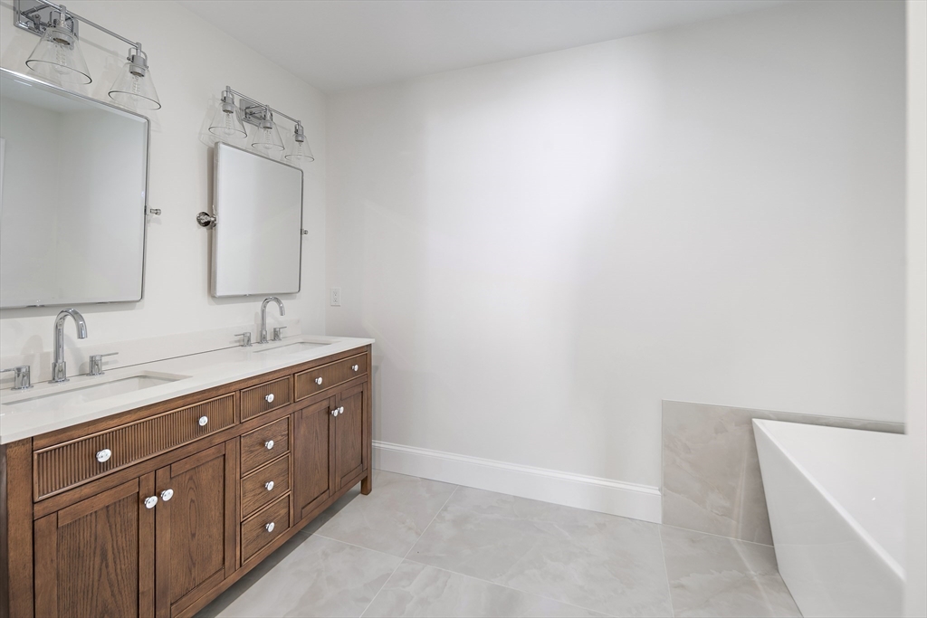 124 Lovejoy Road Andover, MA 01810 - Photo 20 of 32