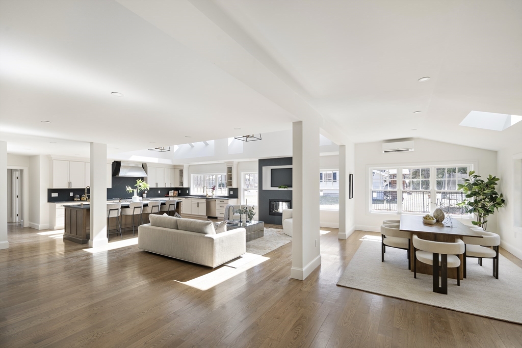 124 Lovejoy Road Andover, MA 01810 - Photo 5 of 32