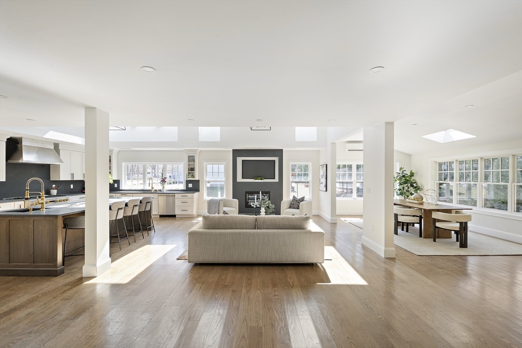 124 Lovejoy Road Andover, MA 01810 - Photo 6 of 32