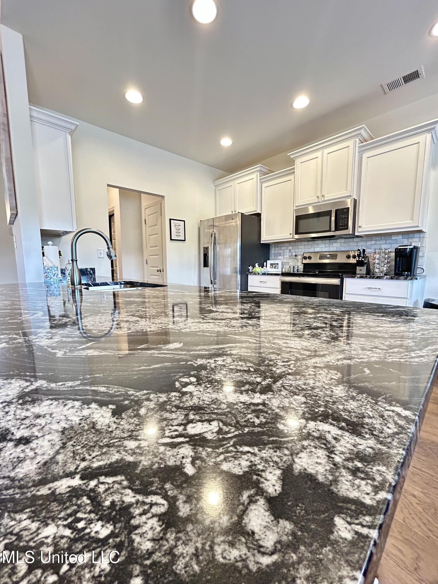 698 Rikard Drive Hernando, MS 38632 - Photo 14 of 25 IMG_7428