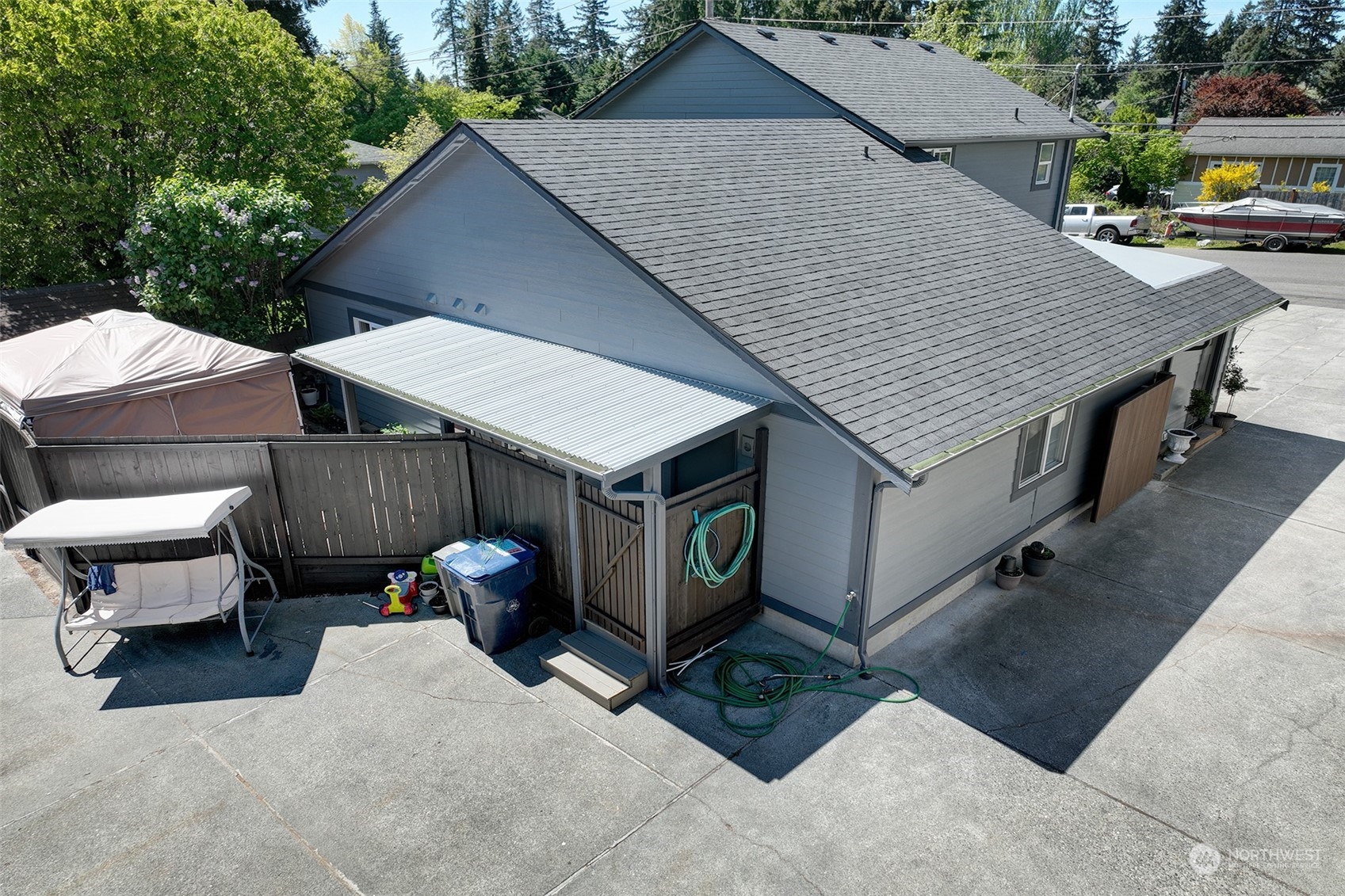 11717 2nd Drive Southeast, Unit A & B Everett, WA 98208 - Photo 32 of 40 a backyard of a house with outdoor seating