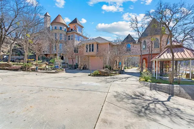 $2,400,000 | 228 Private Road 1758, Chico, TX 76431