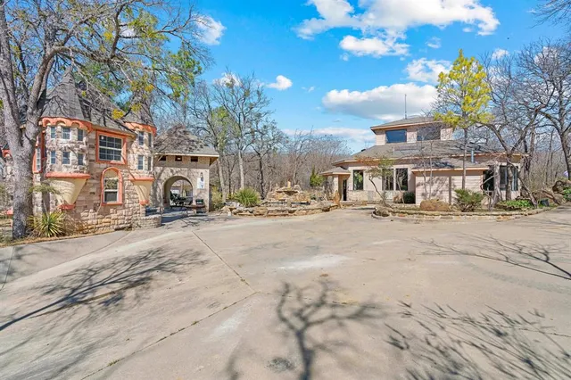 $2,400,000 | 228 Private Road 1758, Chico, TX 76431